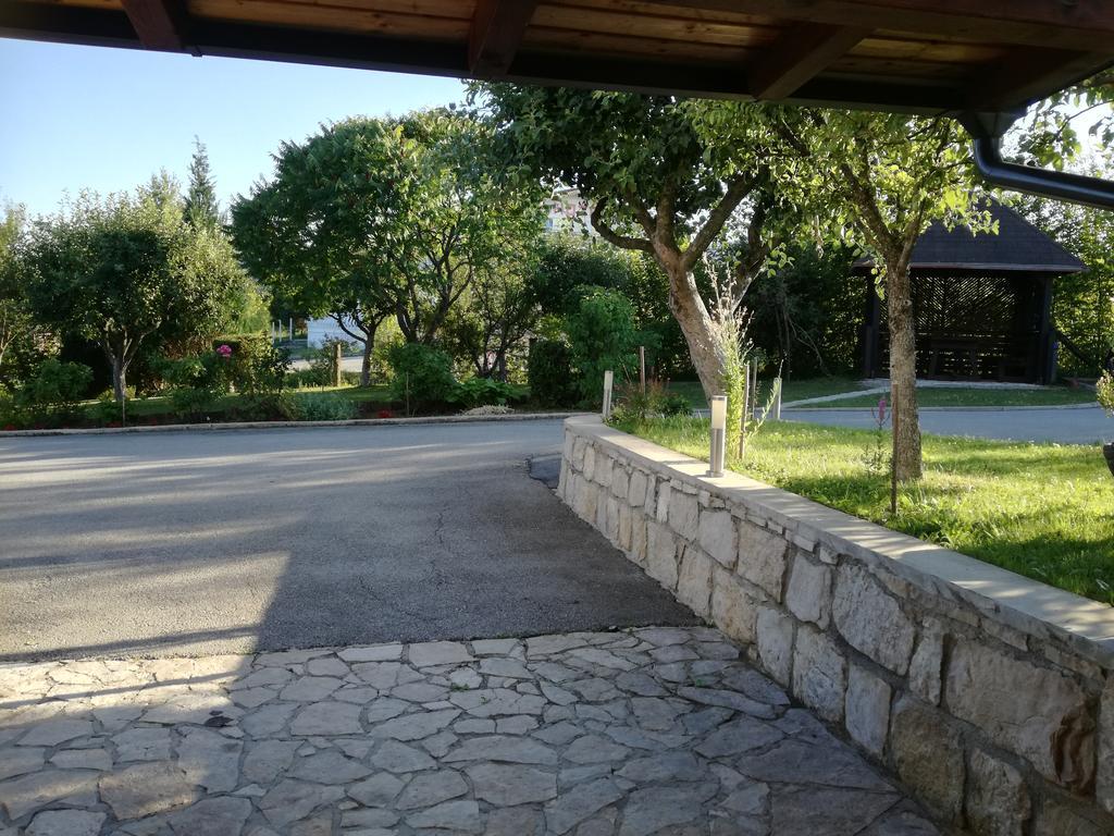 Guesthouse Sebalj Rakovica Exteriör bild